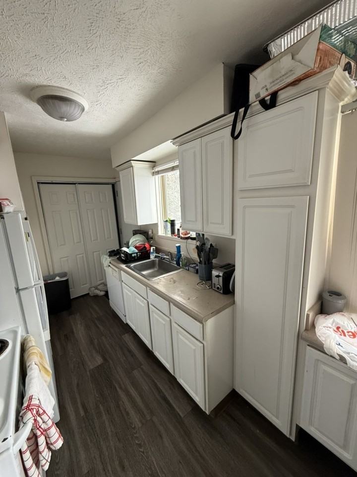 805 Hicks Dr #1 - Photo 3 of 16