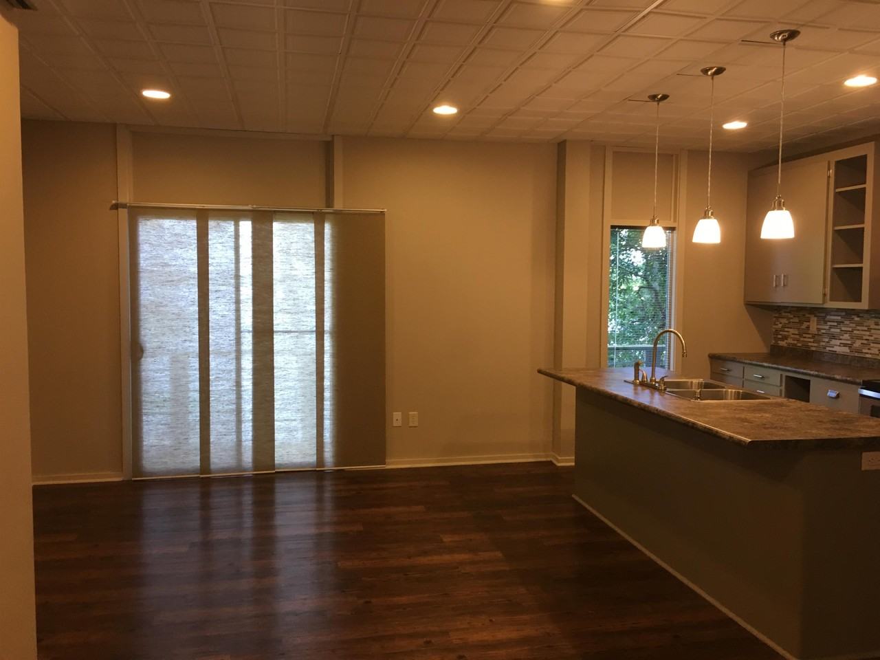 101 Riverside Dr #1 - Photo 4 of 11