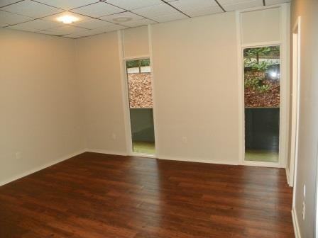 101 Riverside Dr #1 - Photo 7 of 11