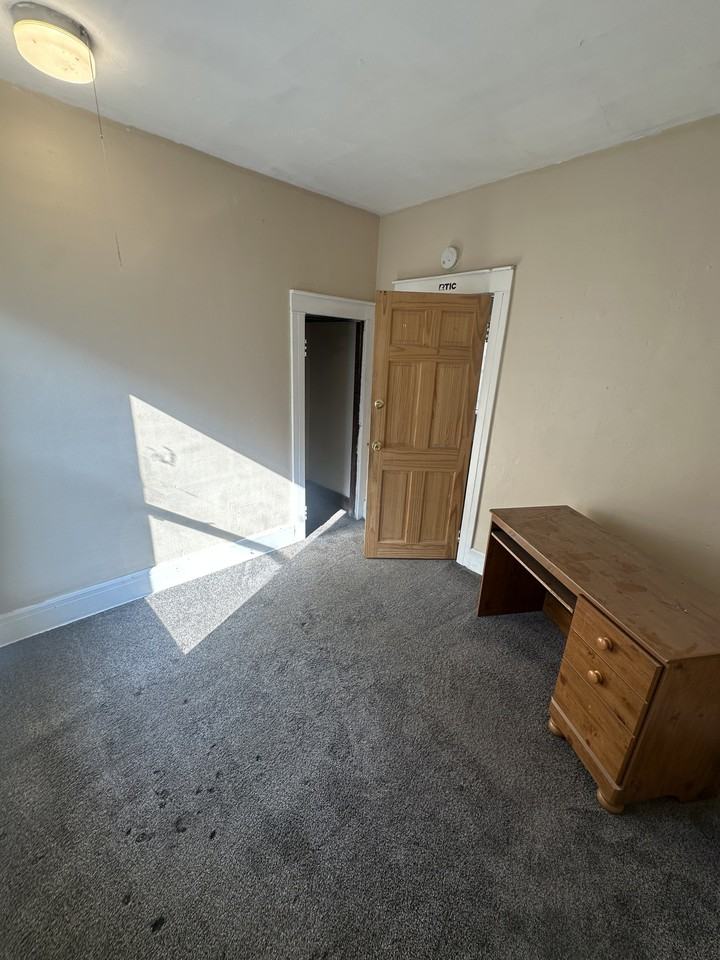 91 Englewood Ave #1 - Photo 7 of 8