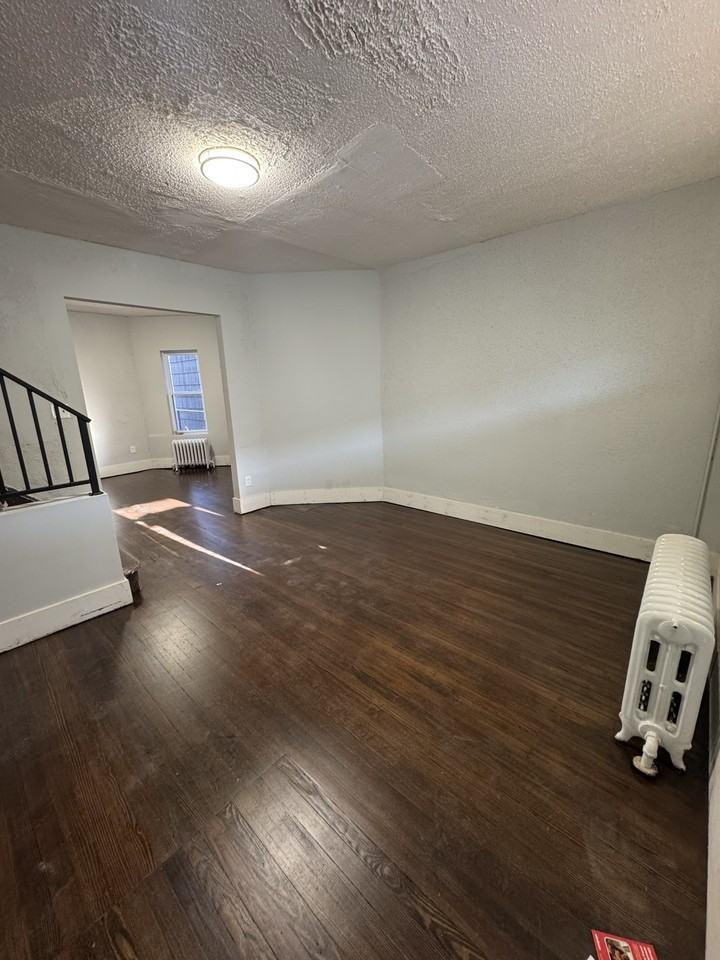 4338 N Franklin St #1 - Photo 5 of 9