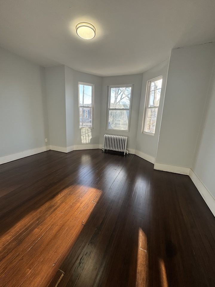 4338 N Franklin St #1 - Photo 7 of 9