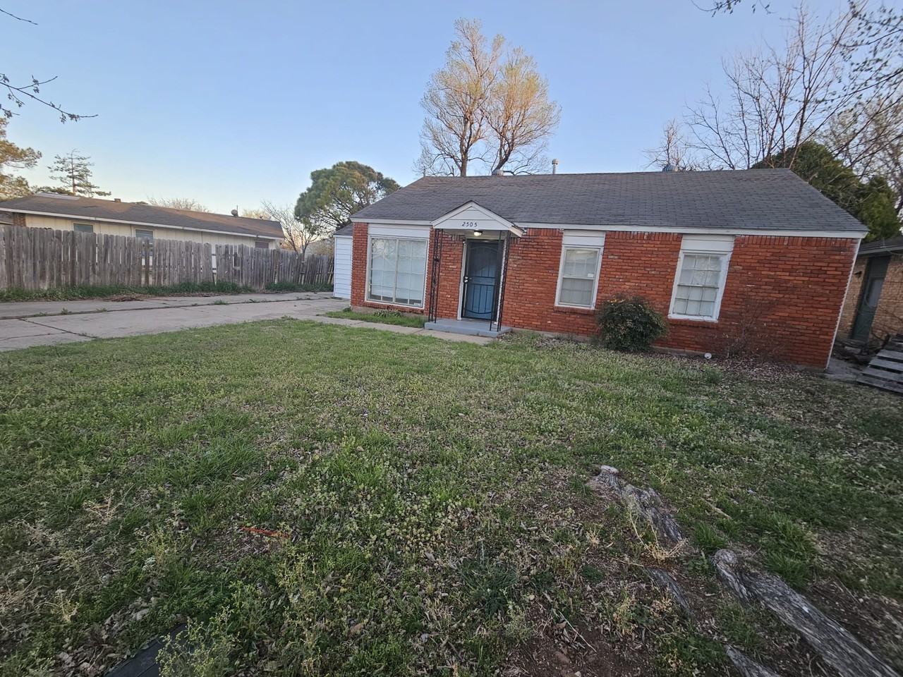 2505 Nw Lincoln Ave #1 - Photo 2 of 14