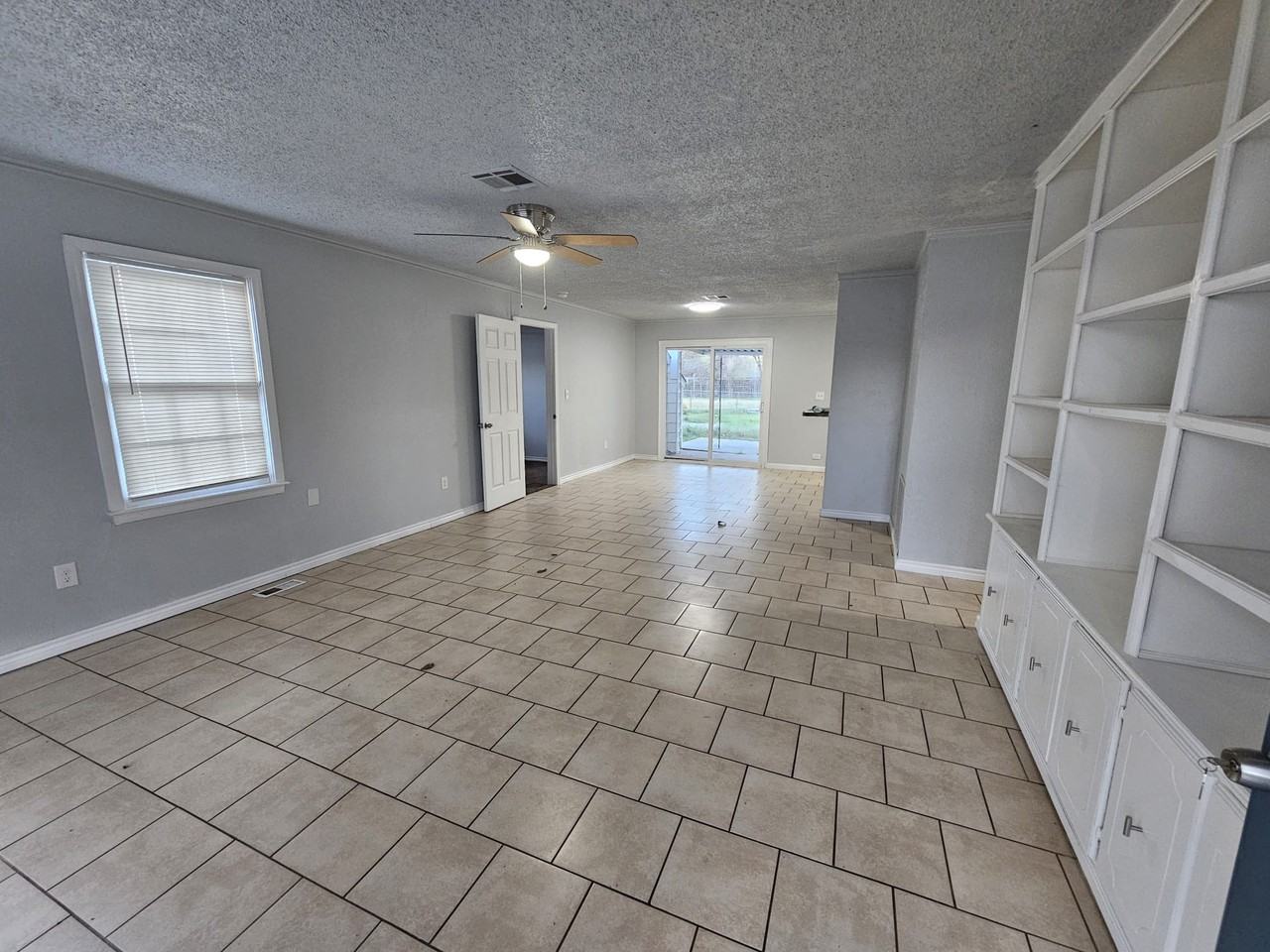 2505 Nw Lincoln Ave #1 - Photo 3 of 14