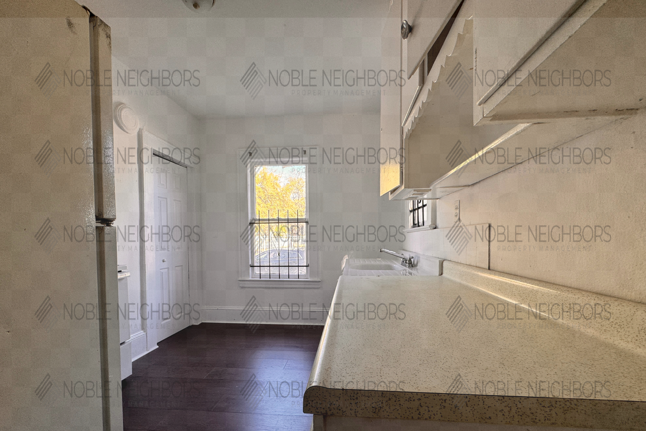 3728 Silver St #1 - Photo 4 of 10