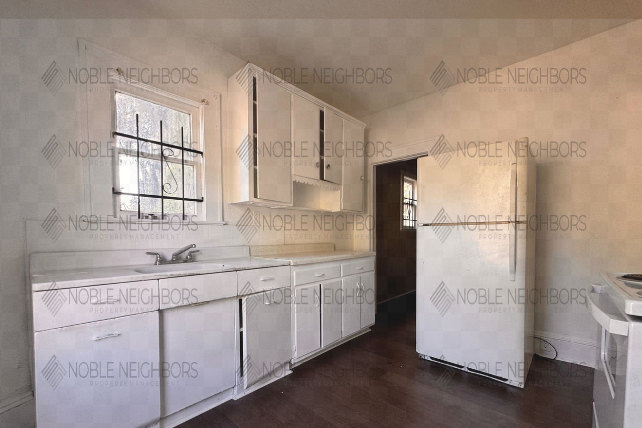 3728 Silver St #1 - Photo 6 of 10