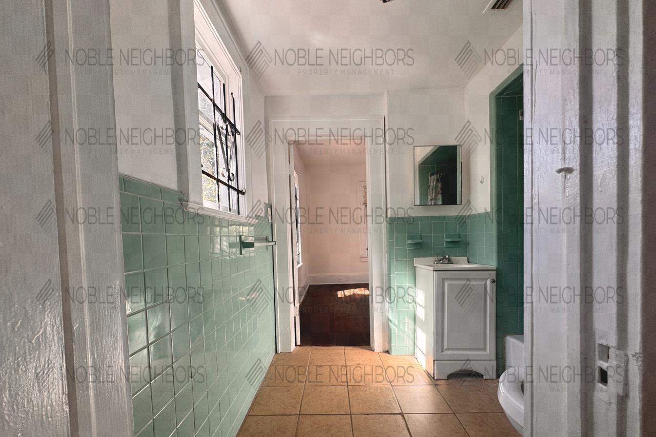 3728 Silver St #1 - Photo 7 of 10