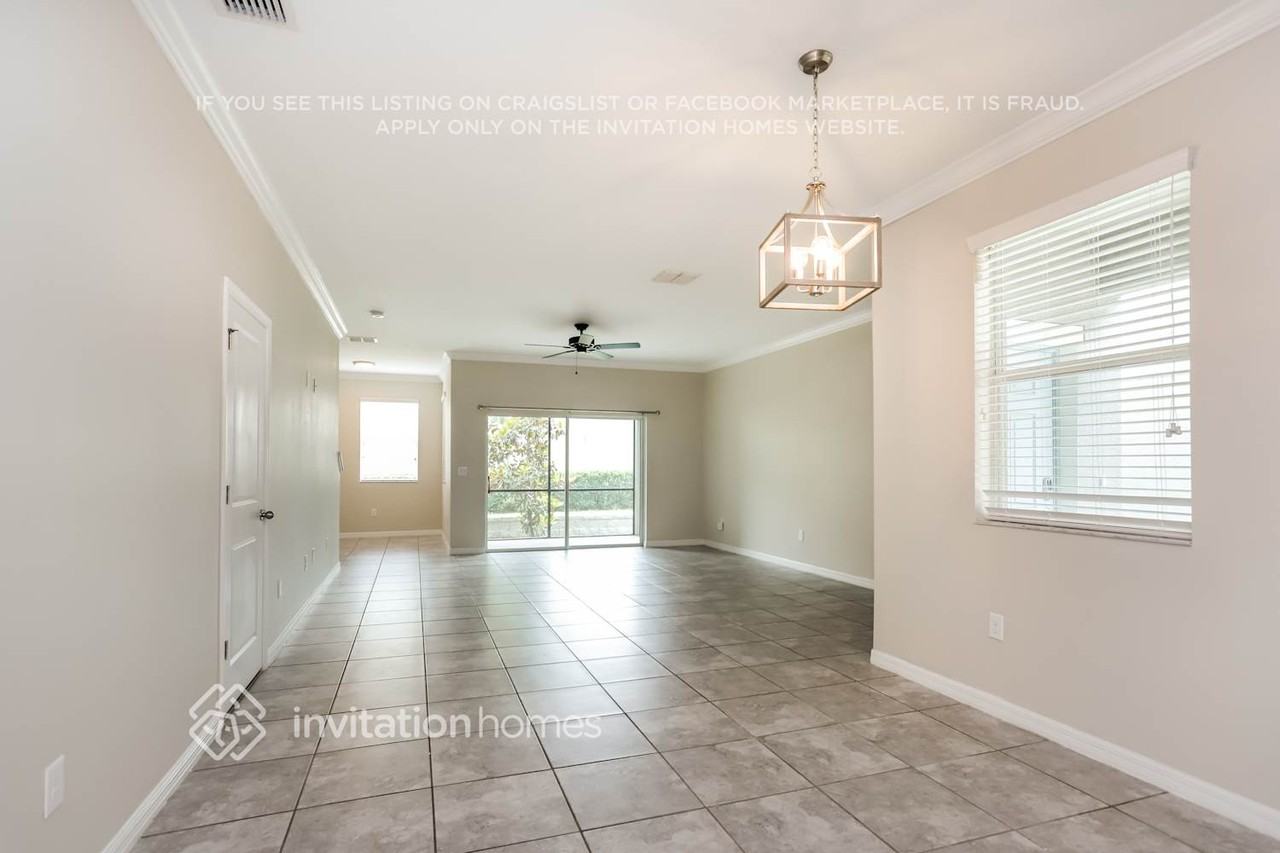 10667 Lake Montauk Dr - Photo 2 of 14