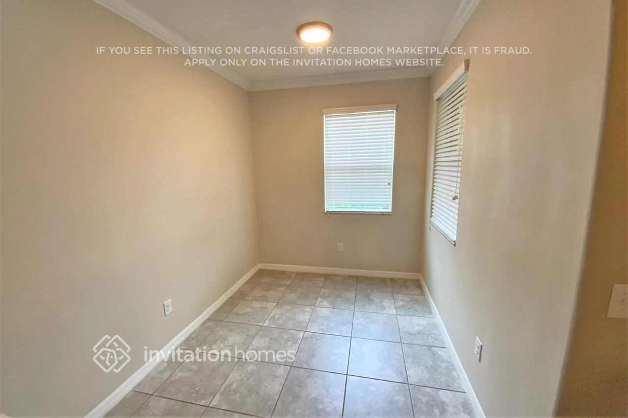 10667 Lake Montauk Dr - Photo 4 of 14