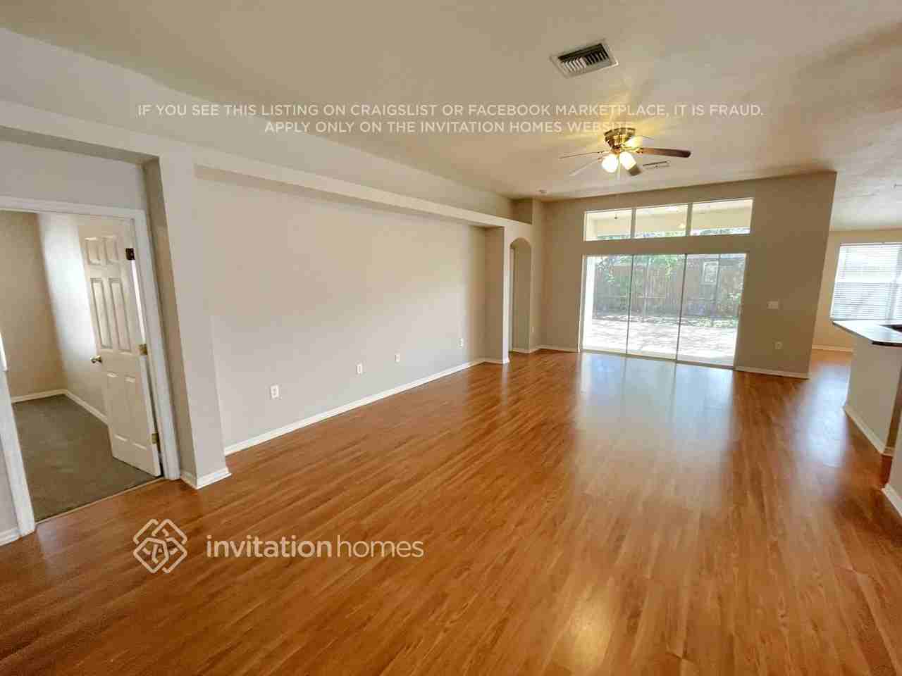 22534 Roderick Dr - Photo 2 of 12