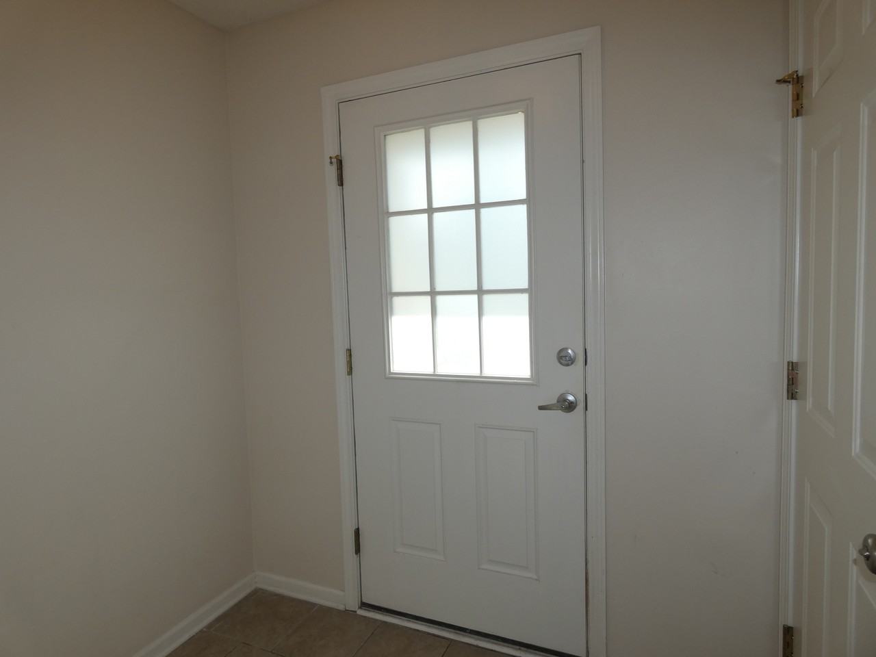 5506 N Fairmount Ave - Photo 3 of 15