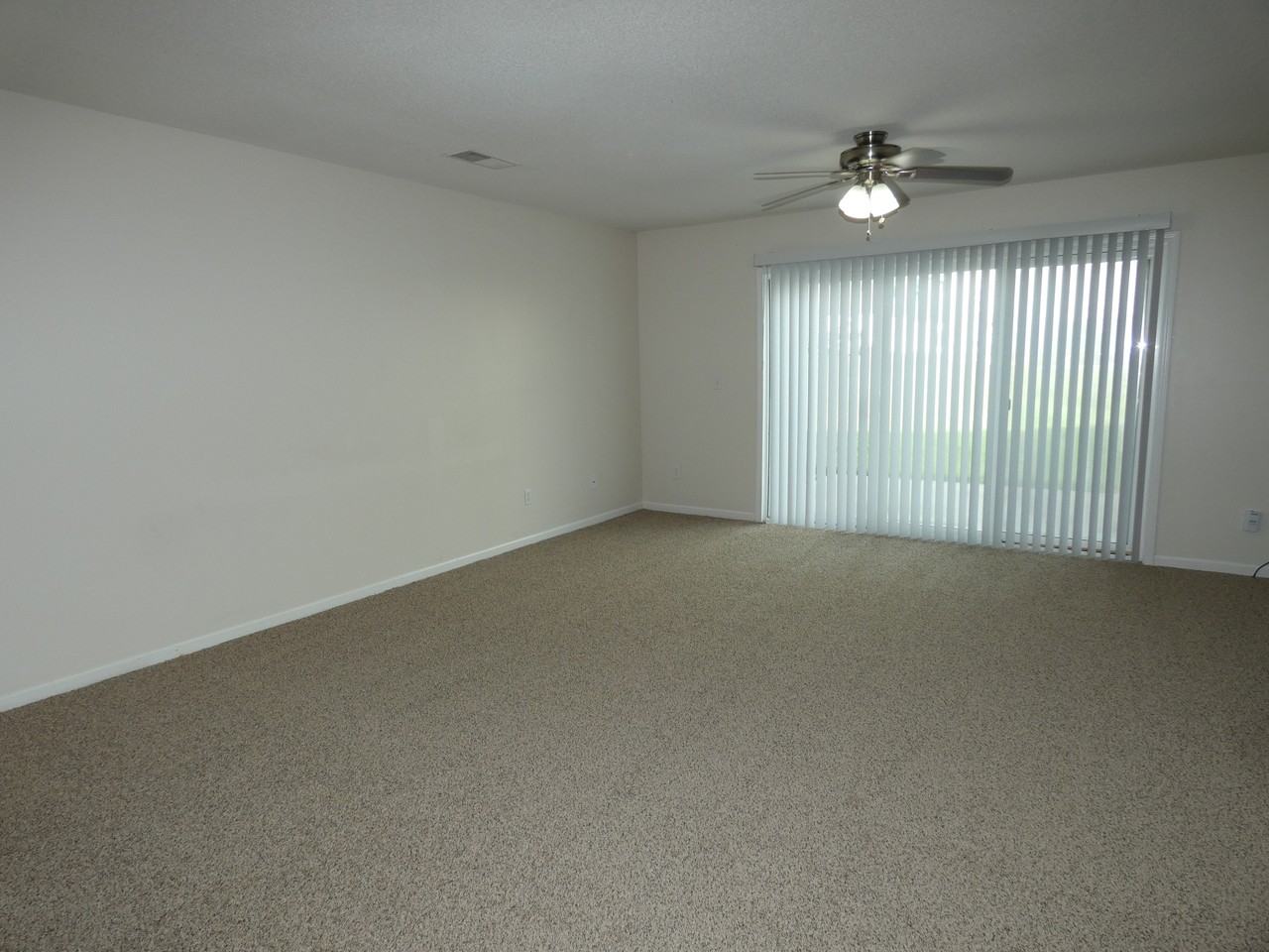 5506 N Fairmount Ave - Photo 4 of 15