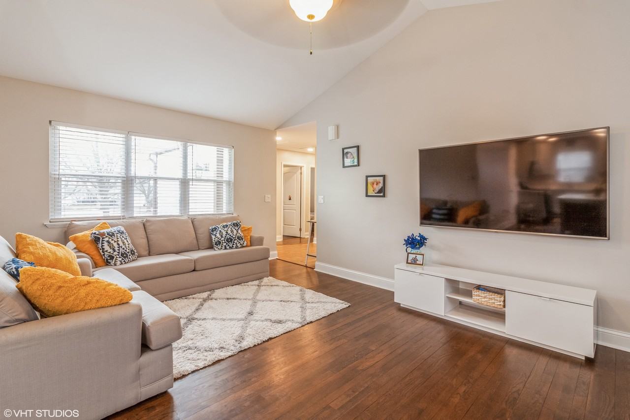 2043 University Dr #1 - Photo 2 of 20