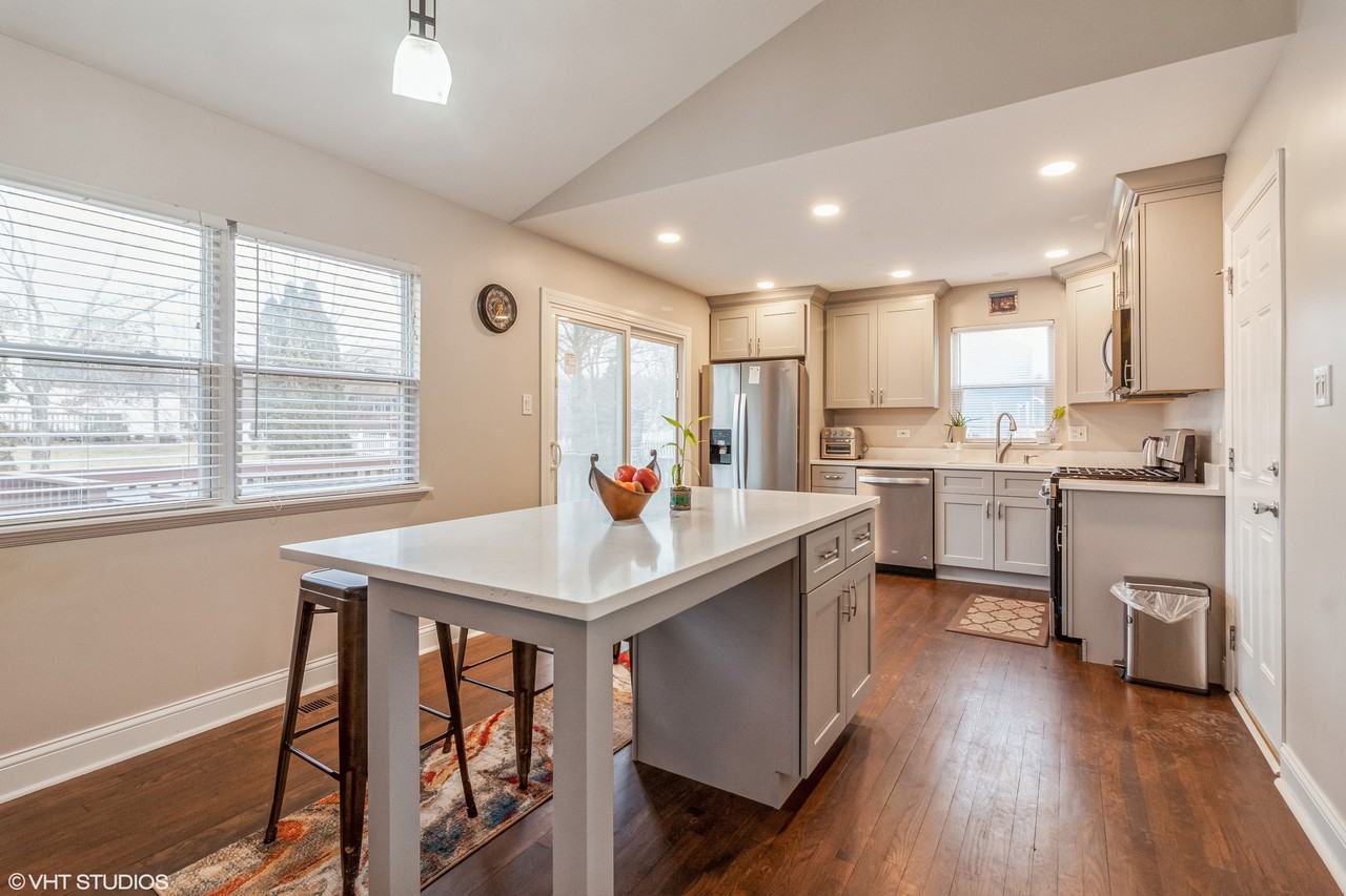 2043 University Dr #1 - Photo 5 of 20