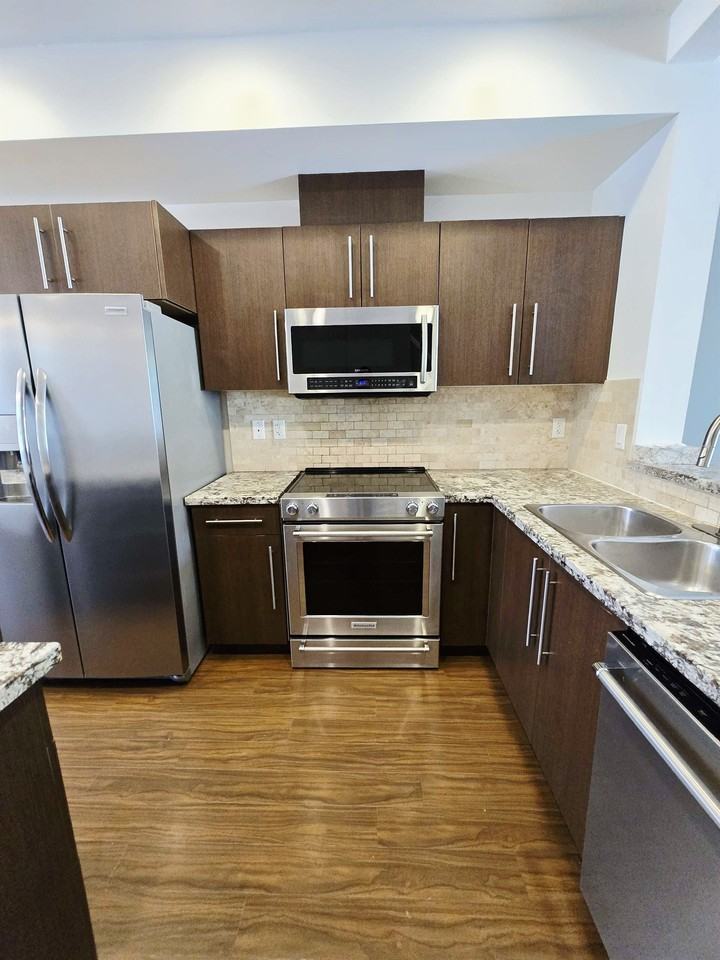 18211 70 Ave #15 - Photo 2 of 36