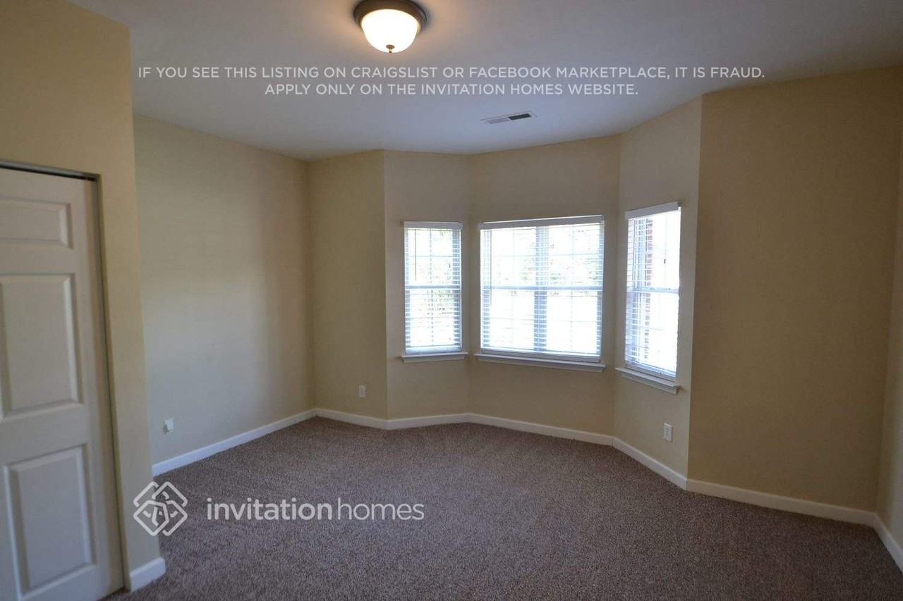 8104 Suttonview Dr - Photo 6 of 10