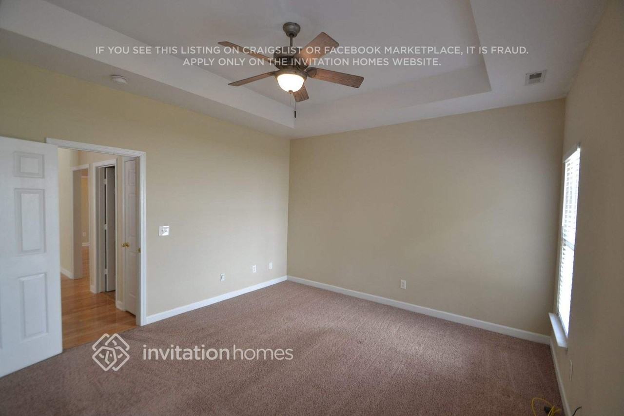 8104 Suttonview Dr - Photo 7 of 10