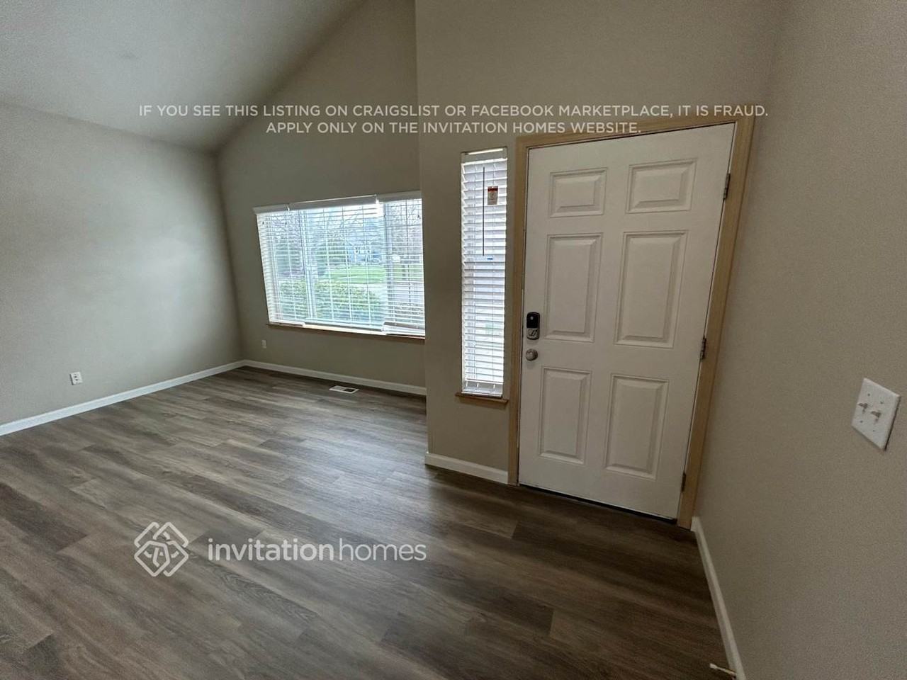 18560 96th Ave E - Photo 4 of 31