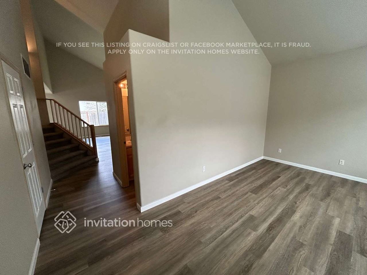 18560 96th Ave E - Photo 5 of 31