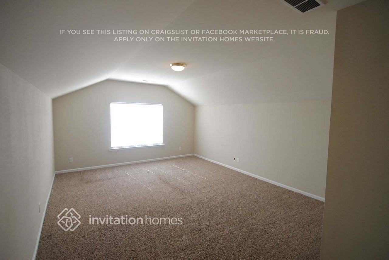 16733 Winston Oaks Ct - Photo 3 of 7