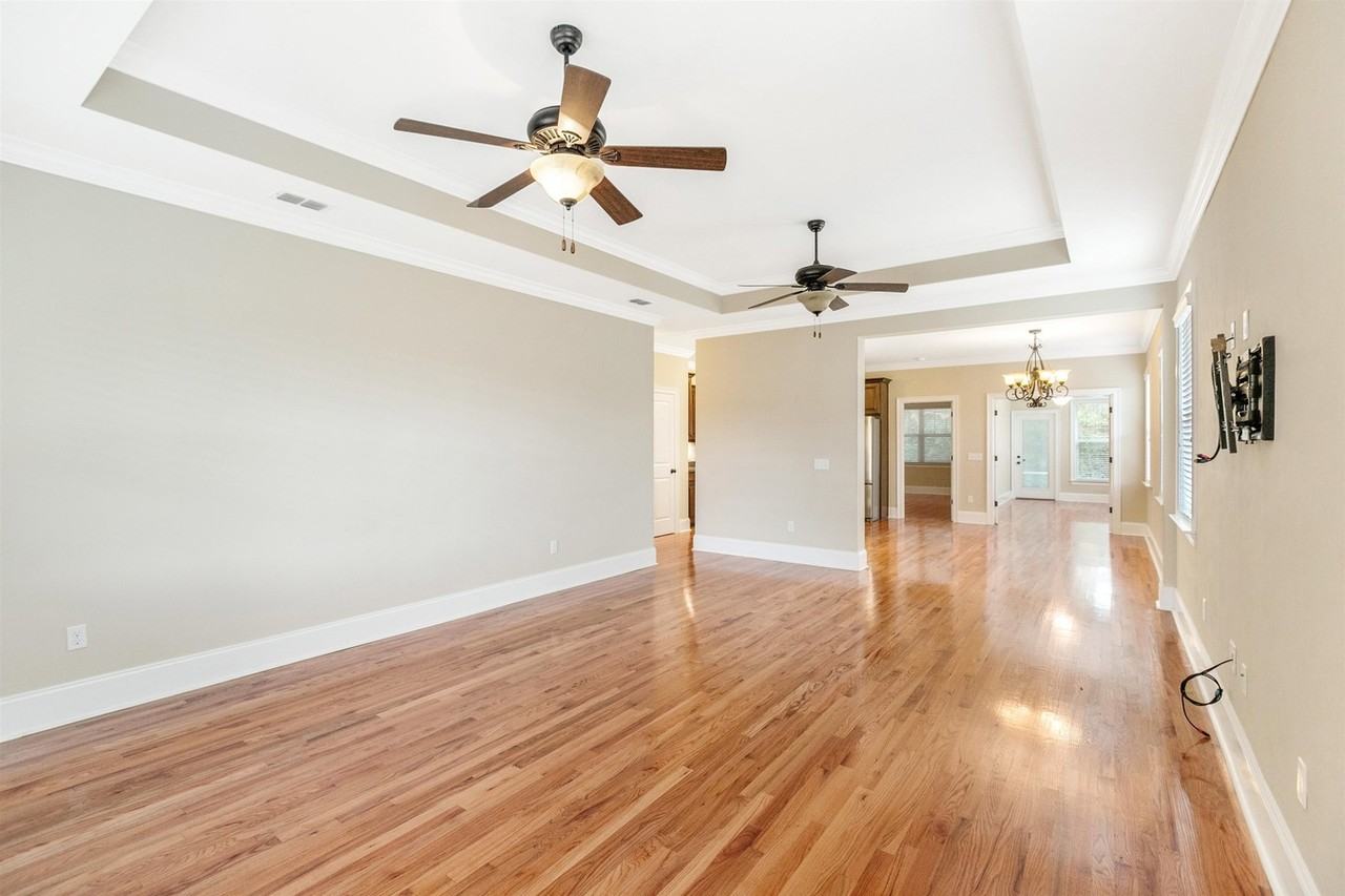 3026 Adiron Way - Photo 3 of 34