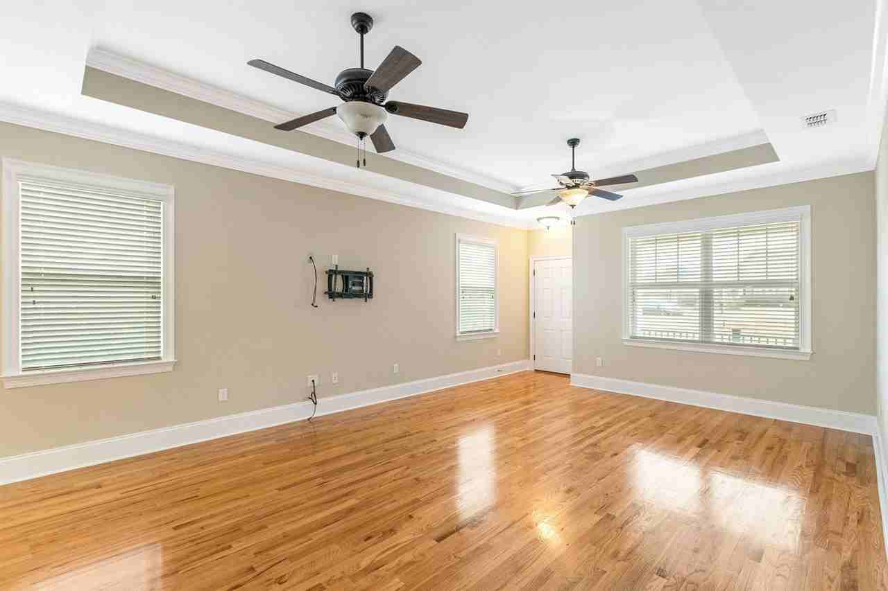 3026 Adiron Way - Photo 5 of 34