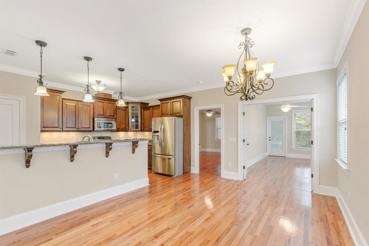 3026 Adiron Way - Photo 6 of 34