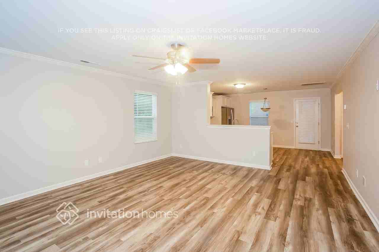 4186 Broadstairs Dr - Photo 6 of 17