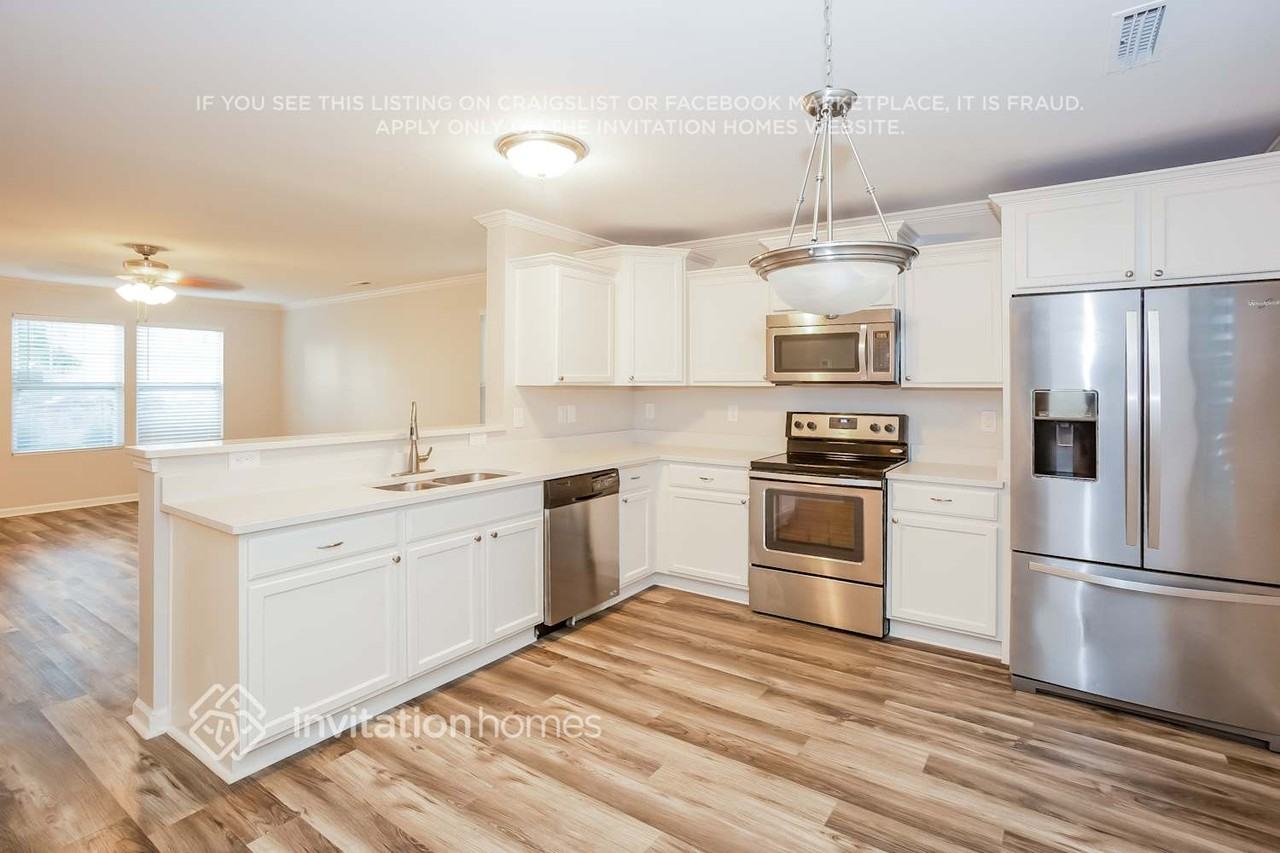 4186 Broadstairs Dr - Photo 7 of 17