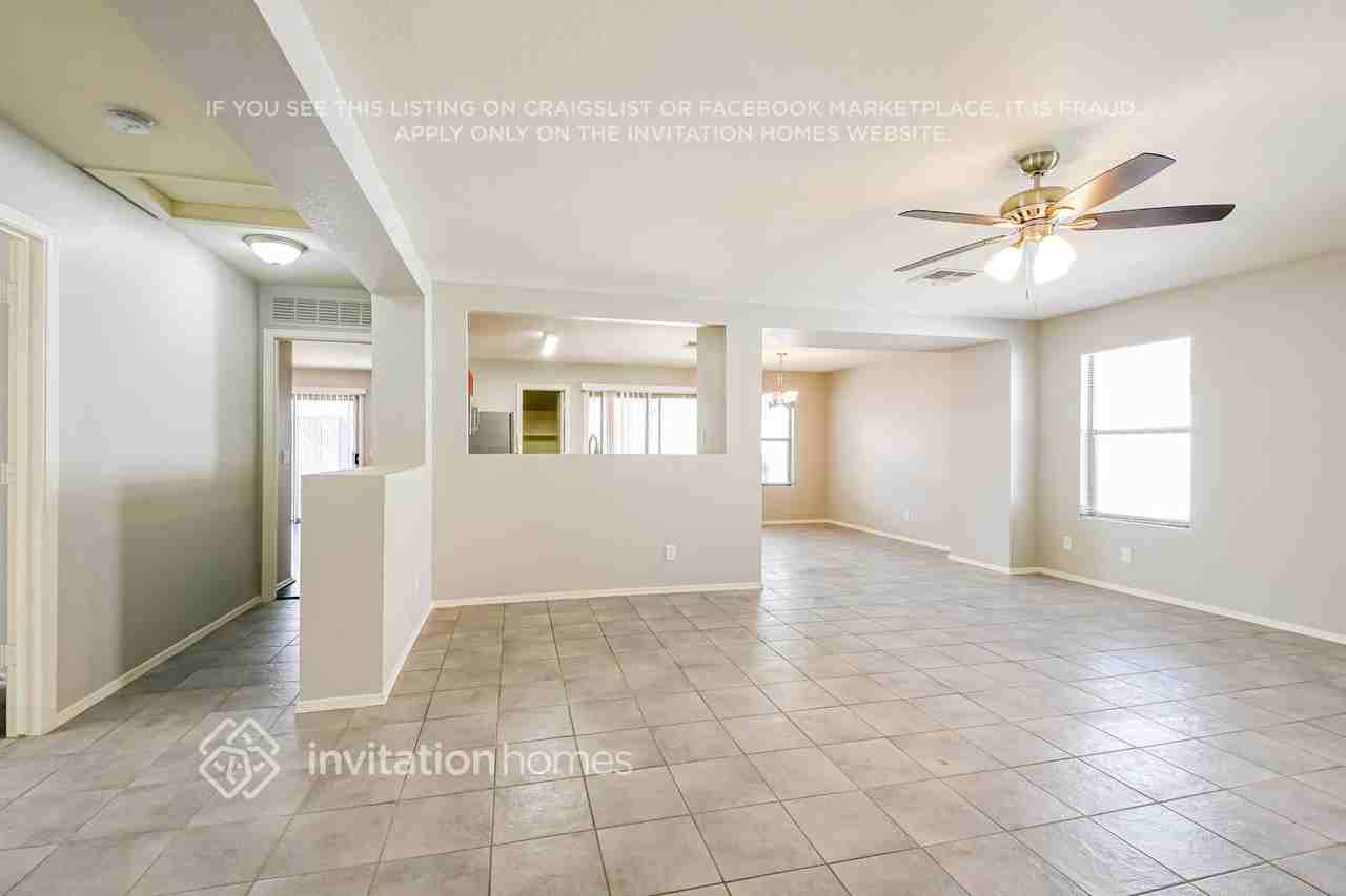 3008 W Blue Sky Dr - Photo 4 of 15