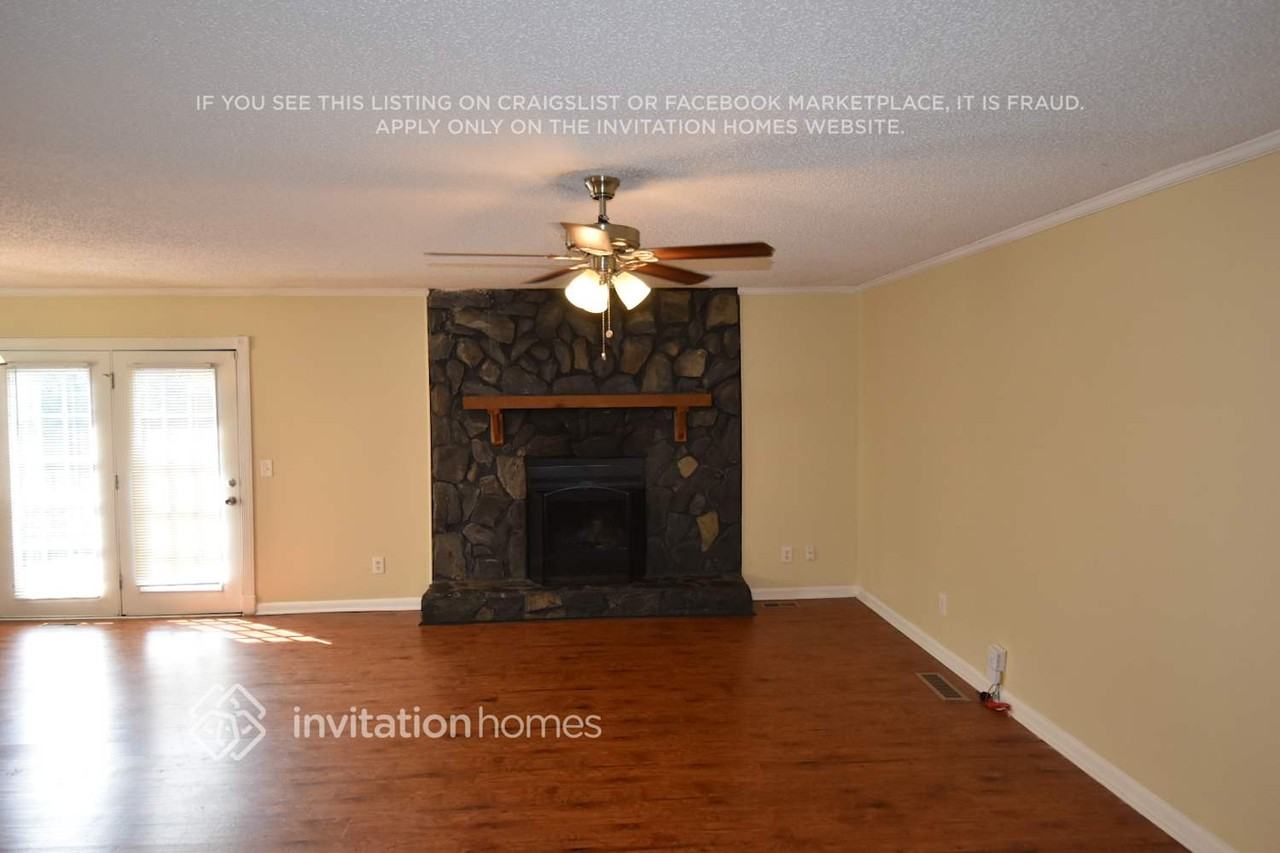 1540 Rose Garden Ln - Photo 2 of 11