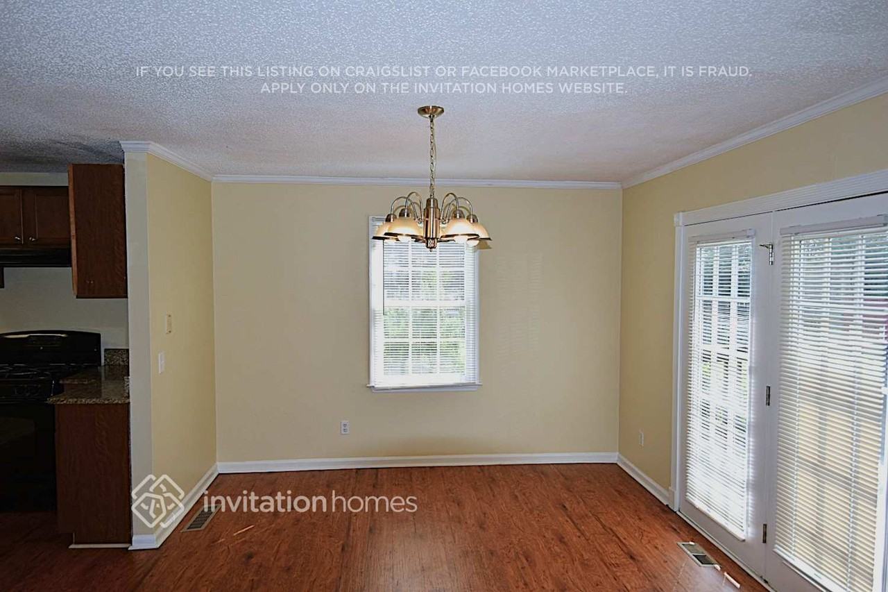 1540 Rose Garden Ln - Photo 3 of 11