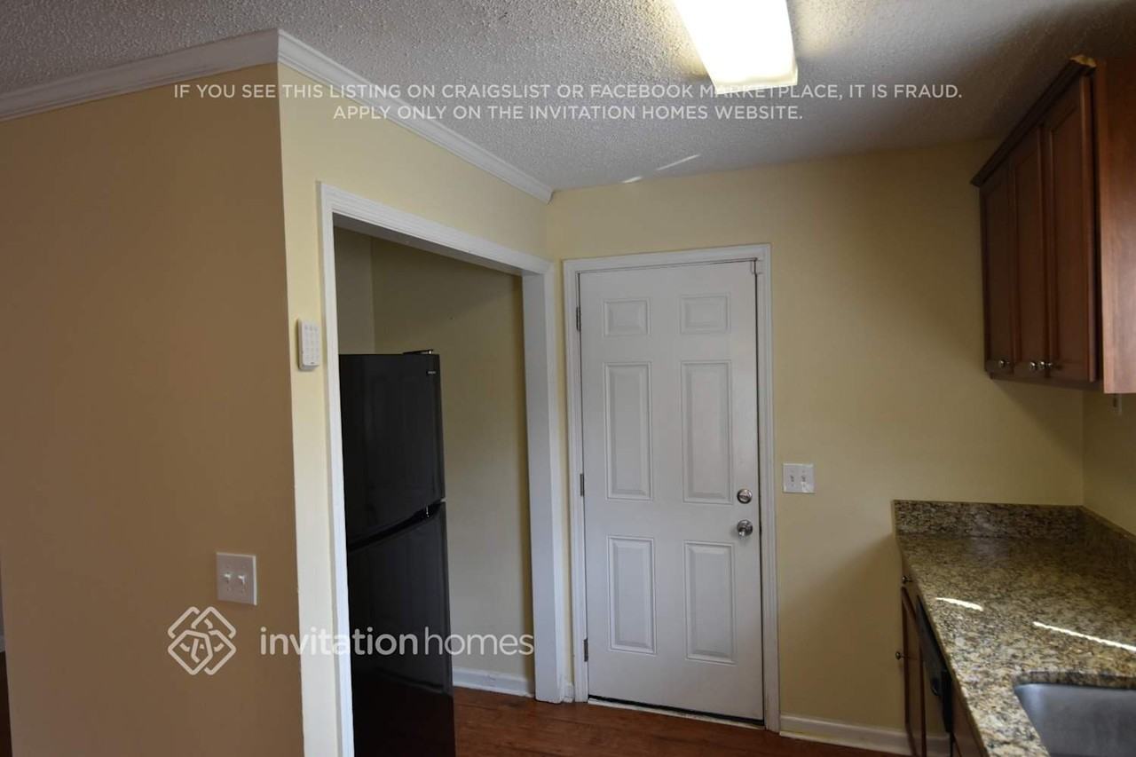 1540 Rose Garden Ln - Photo 5 of 11