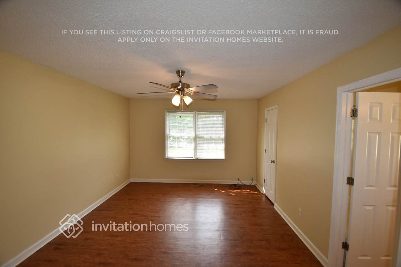 1540 Rose Garden Ln - Photo 6 of 11