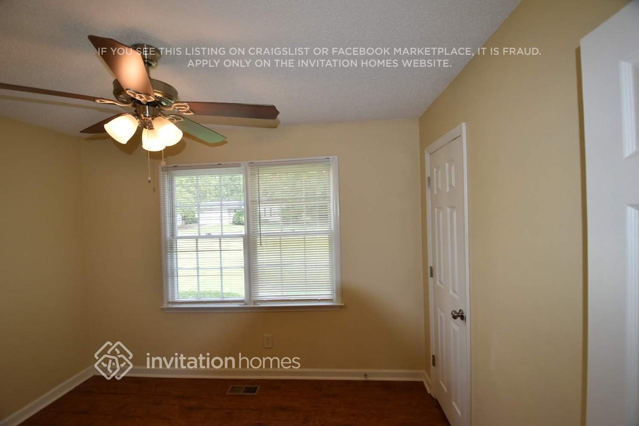 1540 Rose Garden Ln - Photo 7 of 11