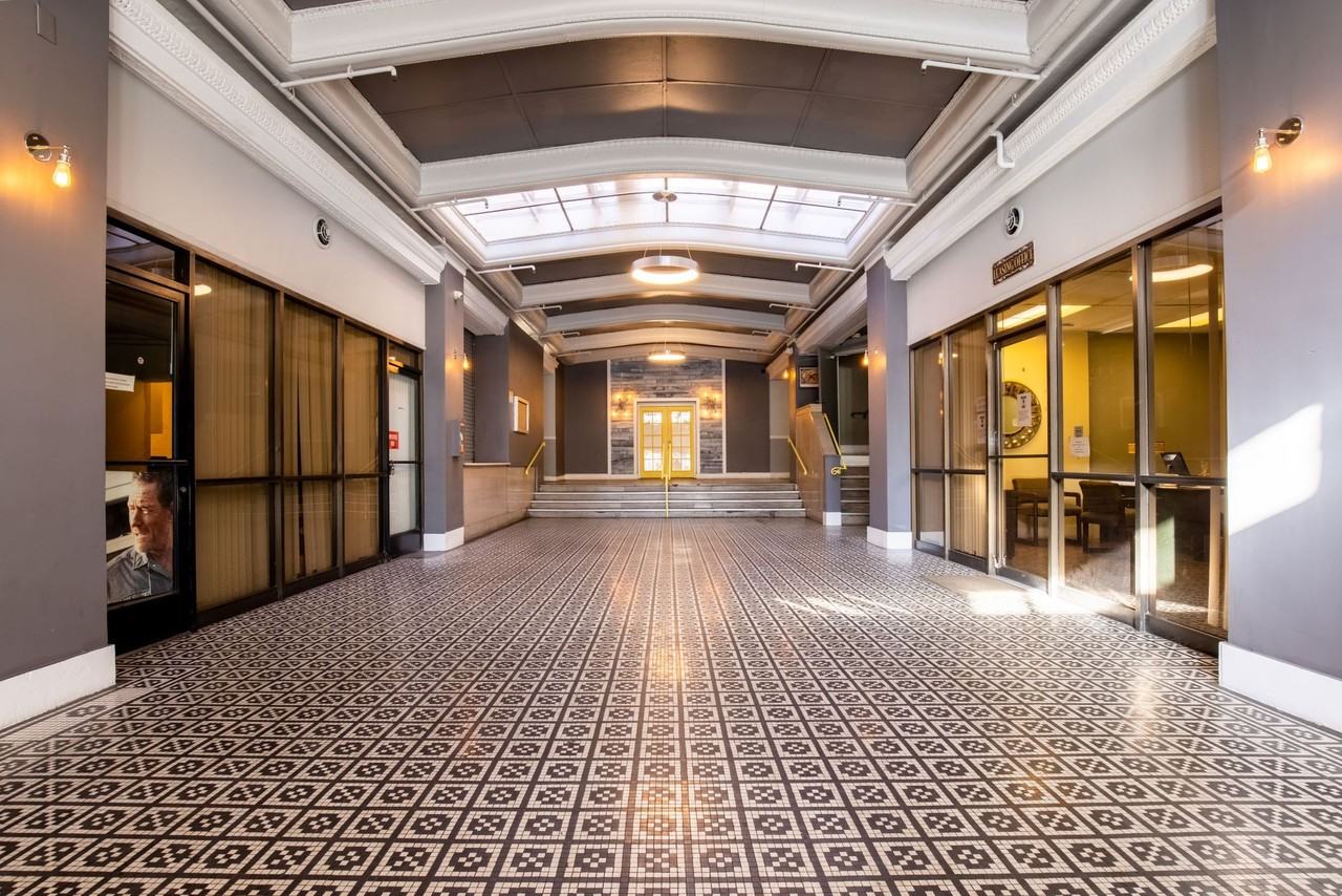 The Charleston Apartments - Photo 3 of 25