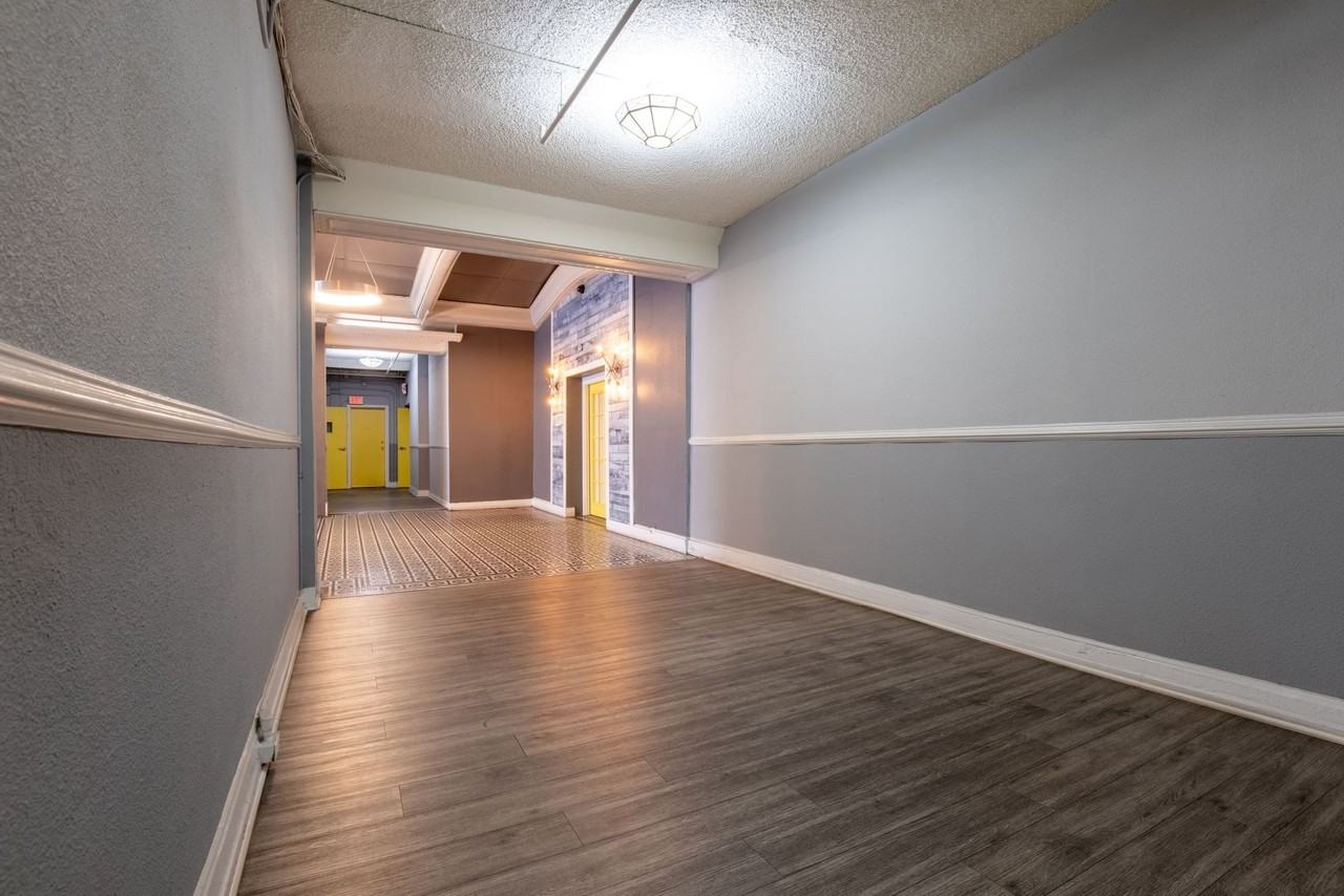 The Charleston Apartments - Photo 4 of 25