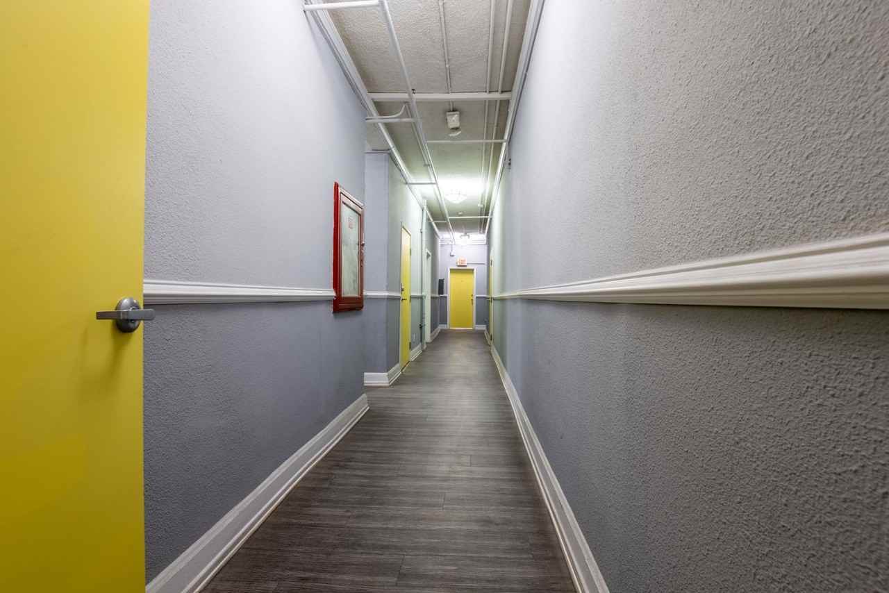 The Charleston Apartments - Photo 5 of 25