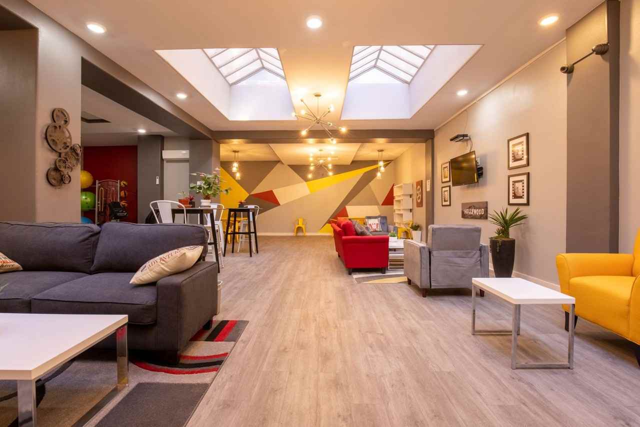 The Charleston Apartments - Photo 6 of 25