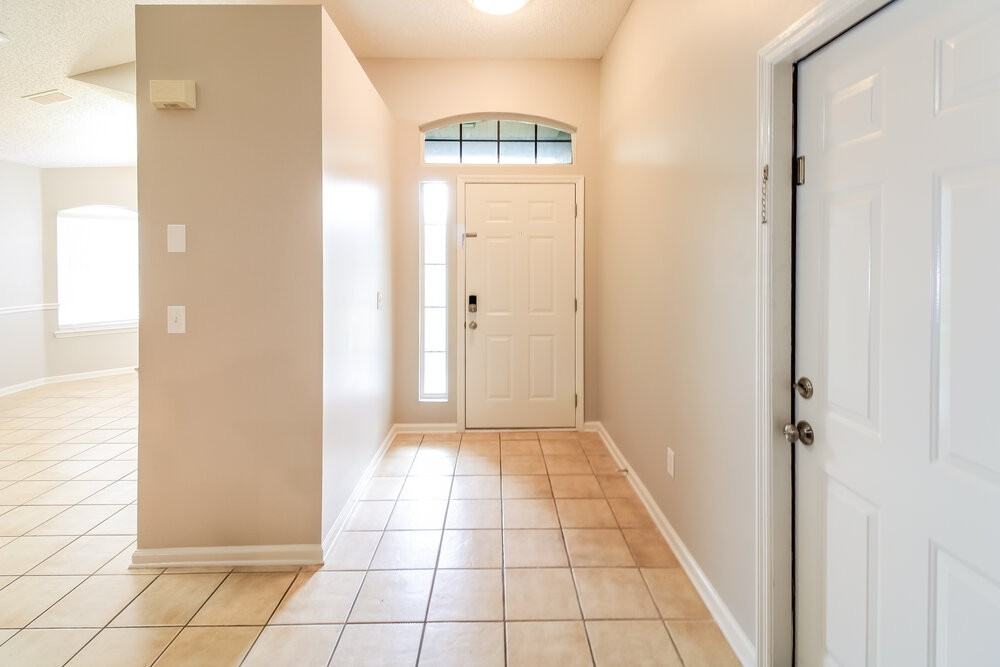 597 Prosperity Lake Dr - Photo 3 of 16