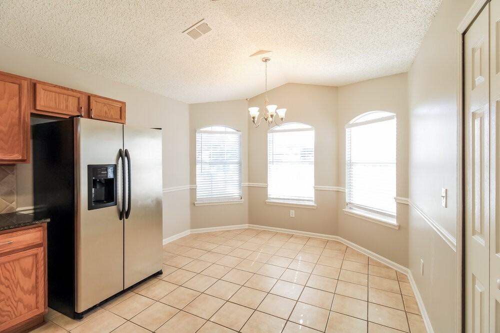 597 Prosperity Lake Dr - Photo 5 of 16