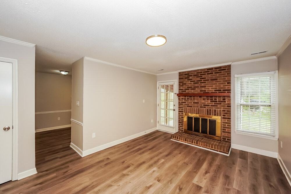 7506 Pirates Cove Ct - Photo 4 of 16