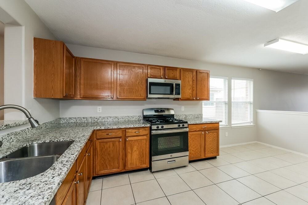 4931 Winding View Ln - Photo 5 of 16