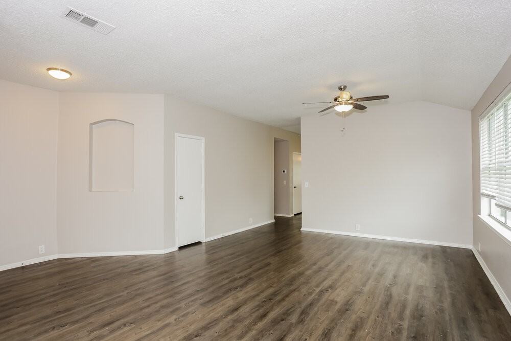 1506 Clemson Dr - Photo 5 of 16