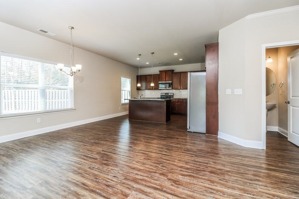 267 Faron Dr Sw - Photo 5 of 17