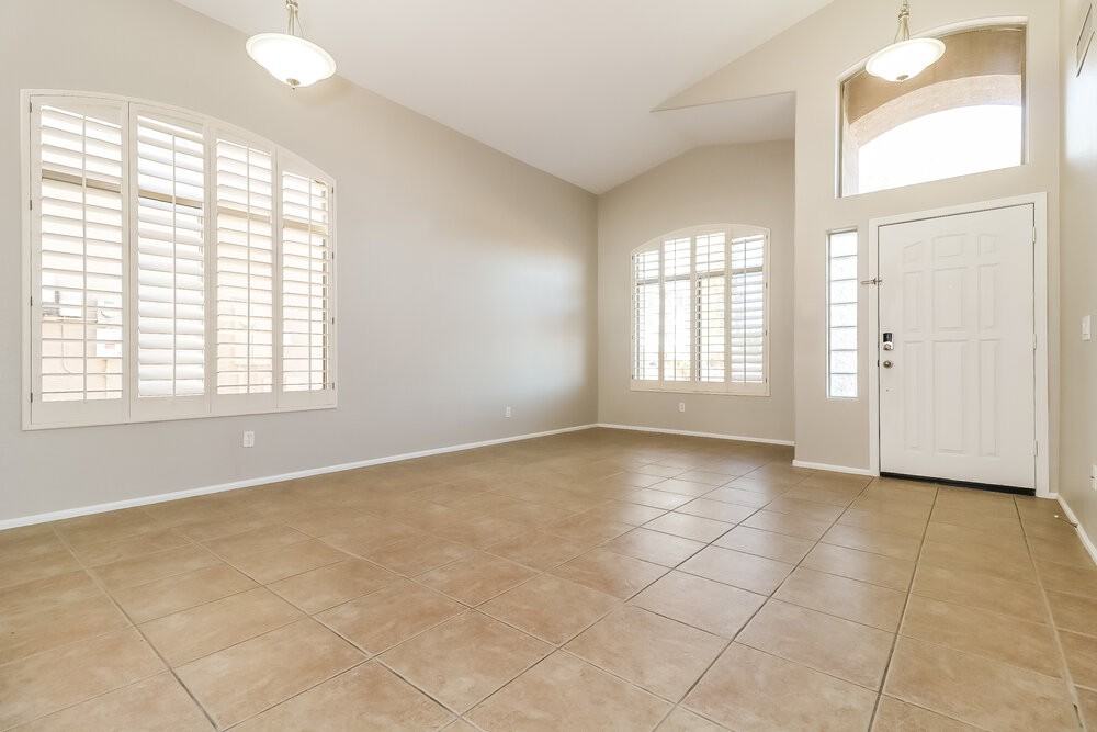 12529 W Colter St - Photo 4 of 17