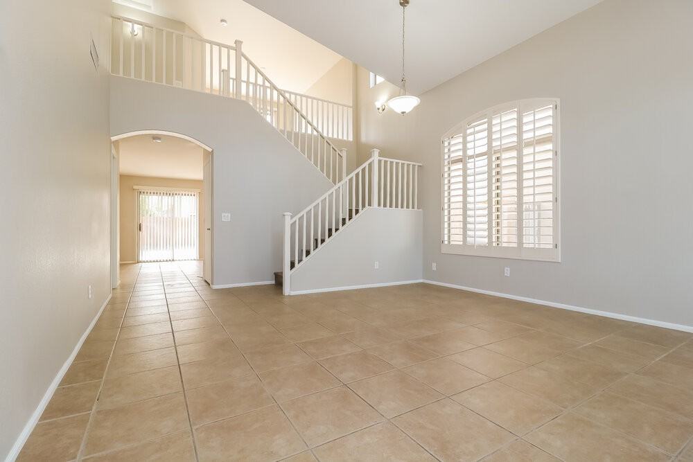 12529 W Colter St - Photo 5 of 17