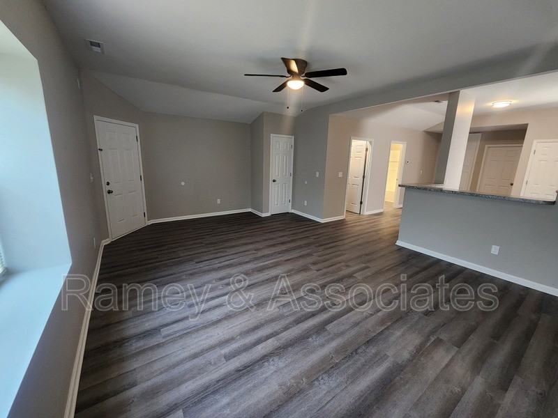 515 S 20th St - Photo 3 of 19