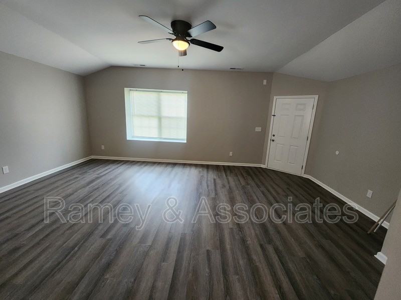 515 S 20th St - Photo 4 of 19