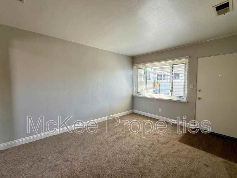 2321 Brant St - Photo 3 of 10